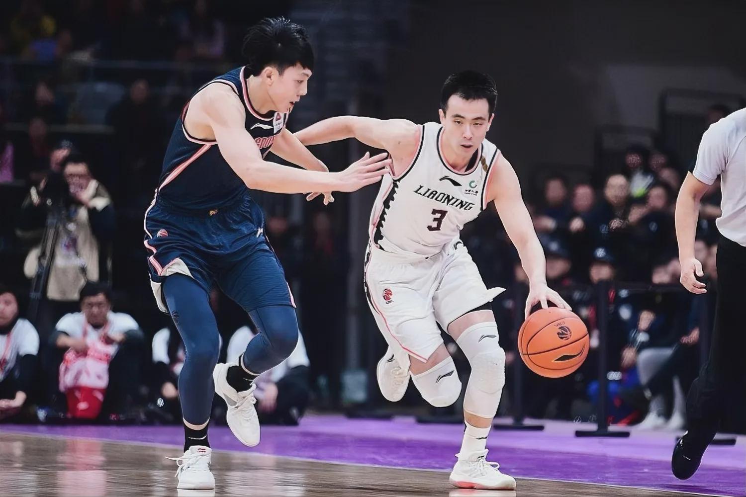 争夺第一：广东宏远力争胜利，辽宁男篮不可低估