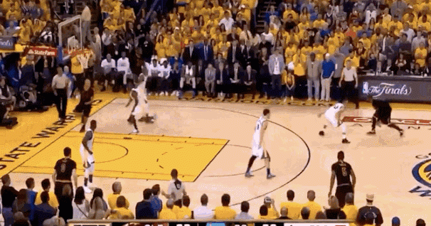 前场逼抢!球队前场逼抢制造对手失误的简单介绍 前场逼抢!球队前场逼抢制造对手失误的简单介绍