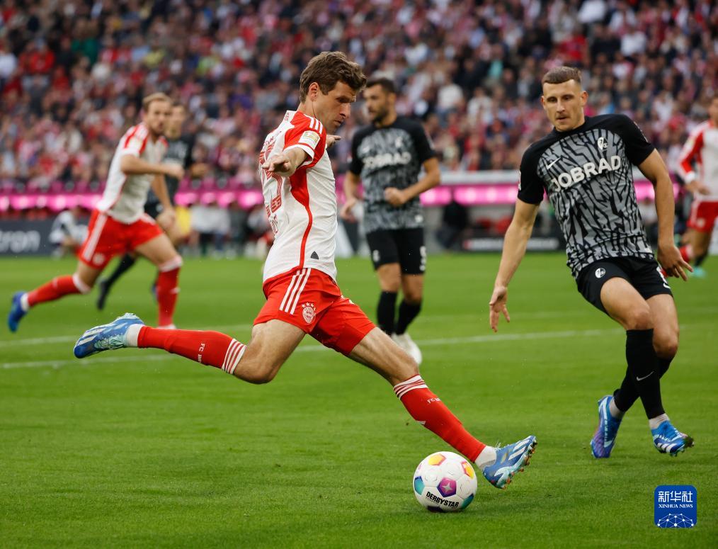 关于弗赖堡队在友谊赛中高能表现的信息