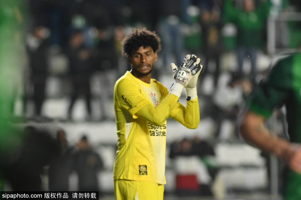 马赛队客场惨败，教练组反思战术